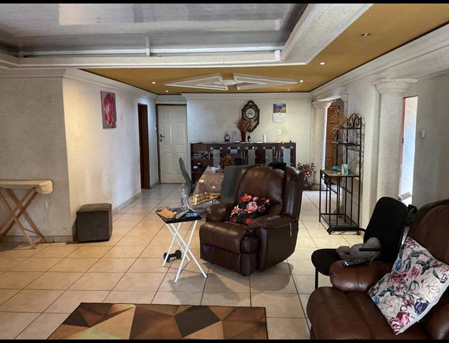 4 BEDROOM HOUSE TO LET IN PROCLAMATION HILL